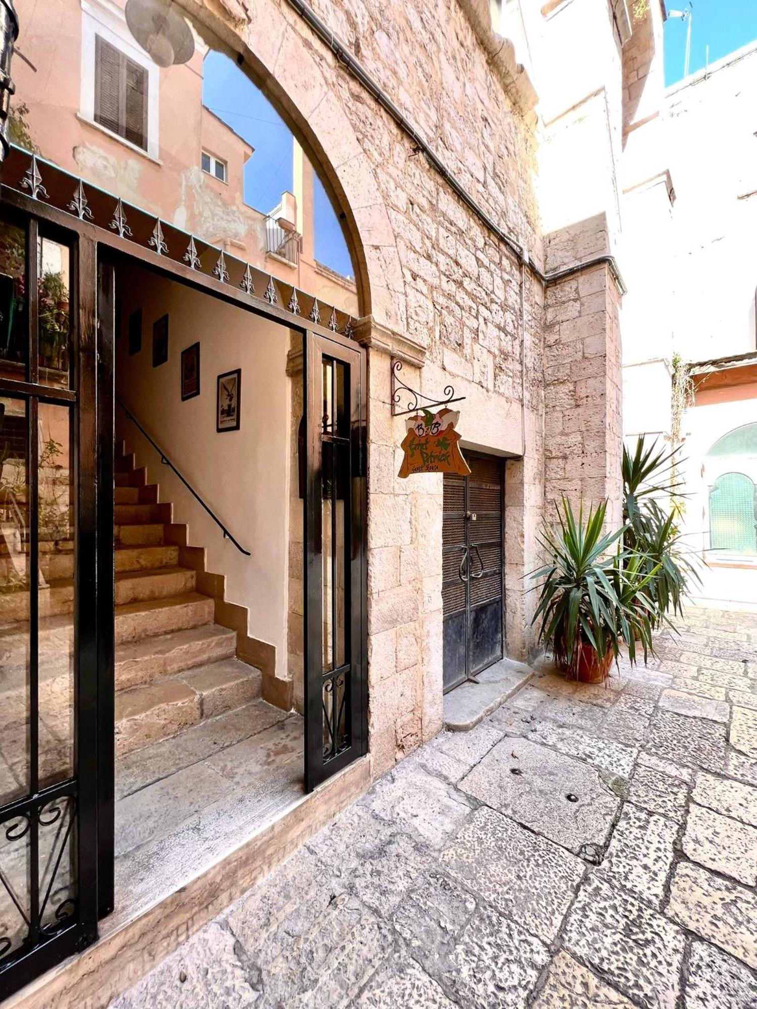 Casa Vacanza Saint Patrick Barletta Esterno foto